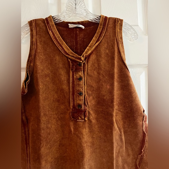 Zenana/Women’s Rust Sleeveless Tank Top NWOT size S - Picture 4 of 9